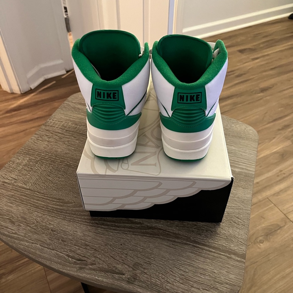 Lucky Green Air Jordan 2 retro size 9 just like new only worn a few times!!